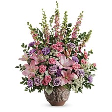 Soft Blush Bouquet (Deluxe)