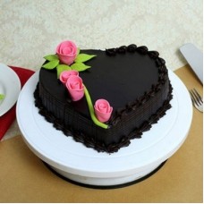 2 Kg Heart Shape Chocolate Cake (As Shown)