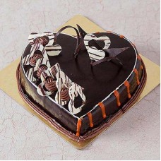1 Kg Heart Shape Chocolate Cake (As Shown)