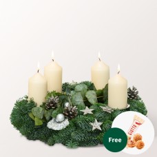 Wreath Wintertraum in Silber (Ã˜ 30 cm) with 3 Ferrero Giotto