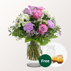 Flower Bouquet FrÃ¼hlingsblÃ¼te with vase & 2 Ferrero Rocher