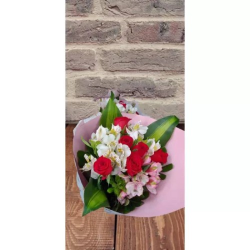 Roses & Astromelias (6 roses)