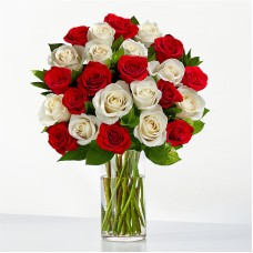 Santa Baby Rose Bouquet (12 Roses)