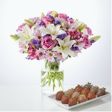 Lavender Fields Bouquet and Berry Bundle (Deluxe Bouquet with Berries and Glass Vase)