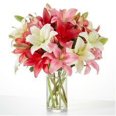 It's Fate Lily Bouquet (Standard with Clear Glass Vase)