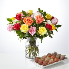 Mixed Roses and Berry Bundle (12 Roses with Berries and Glass Vase)