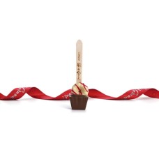 hotchocspoon milk with white wreath