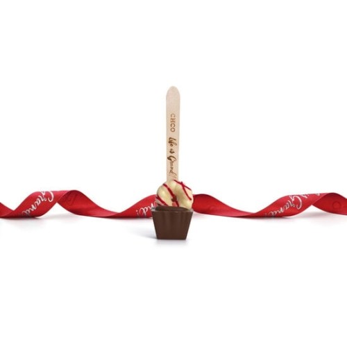 hotchocspoon milk with white wreath