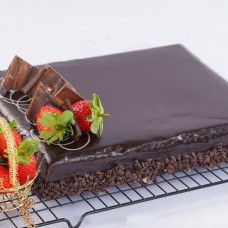 Rich Chocolate Chip Cake 1.8 Kg (3.9 Lbs)