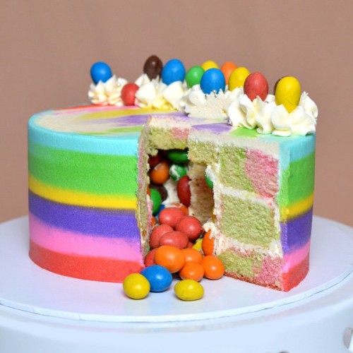 Pinata Cake 750G (1.6Lbs)