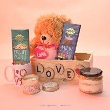 CUPID'S AMORE GIFT BASKET
