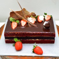 Red Velvet Fudge Square Cake Â€“ 1Kg (2.2 Lbs)
