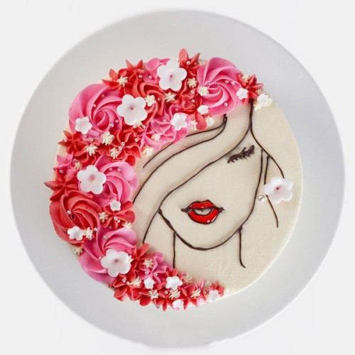 Floral Queen Cake - 1Kg(2.2Lbs)