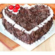 (33) 3.3 Pounds black forest Heart Cake
