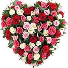 (08) Heart Shaped Roses W/101 Roses