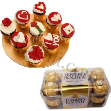 (41) Cupcake W/ chocolates