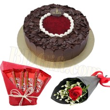 Cake with rose and chocolate bouquet