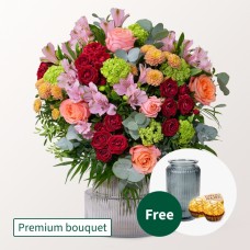 Premium Bouquet Lieber Grub with Premium Vase & 2 Ferrero Rocher