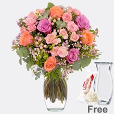 Flower Bouquet Blutenfreude with Vase & Ferrero Raffaello