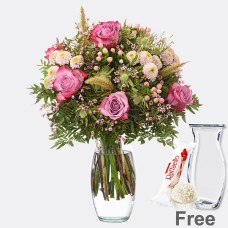 Flower Bouquet Herbstkind with Vase & Ferrero Raffaello