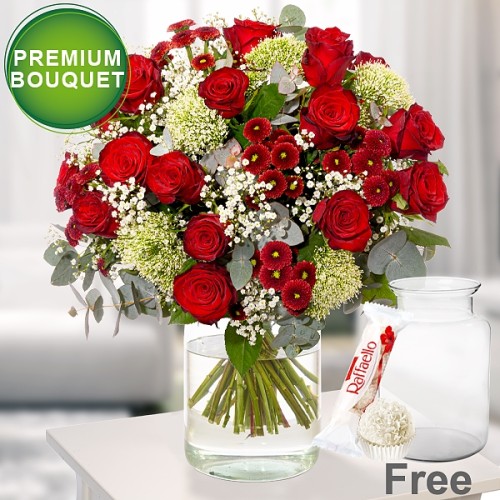 Premium Bouquet MÃ¤rchenhaft with premium vase & Ferrero Raffaello