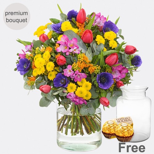 Premium Bouquet Joie de vivre with premium vase & 2 Ferrero Rocher