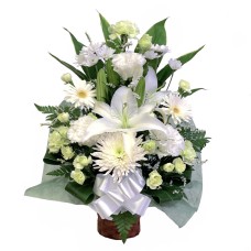 Offering Arrangement Deluxe Stole White & Green