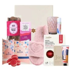 PAMPER TREAT GIFT HAMPER
