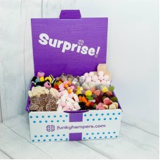 Famous Quarters Tuck Box