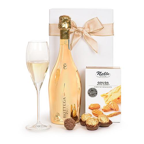 Bottega Gold Prosecco Spumante, Snacks & Ferrero Rocher