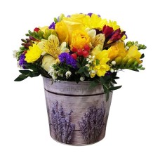 Sweet yellow arrangemnet
