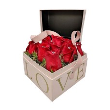 Love box with sparkling roses
