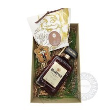 Gift box with waffers and DISARONNO