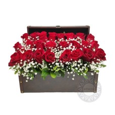 24 Red roses in a charming chest
