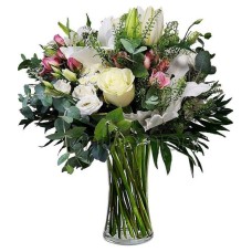 Beautiful morning with roses and pink alstroemeries (Basic)