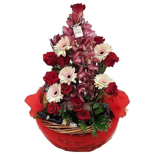 Flower arrangement with four wines