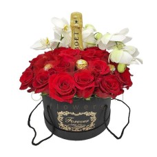 Red Rose love and Moet