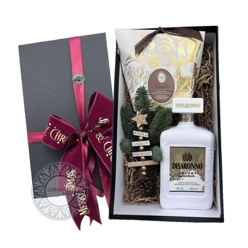 Gift box with Disaronno cream and chocolate wafers