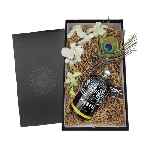 Gift box with lemon mastic liqueur
