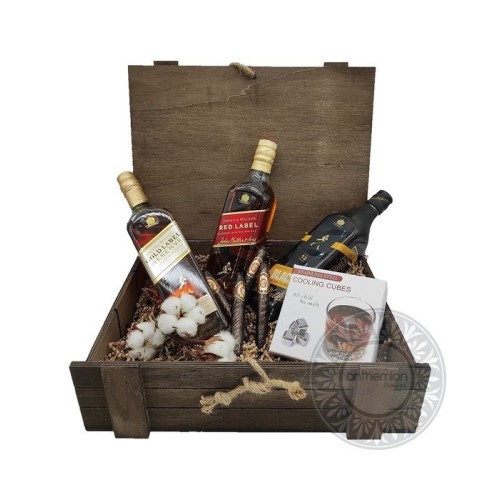 Festive wooden box for whiskey lovers