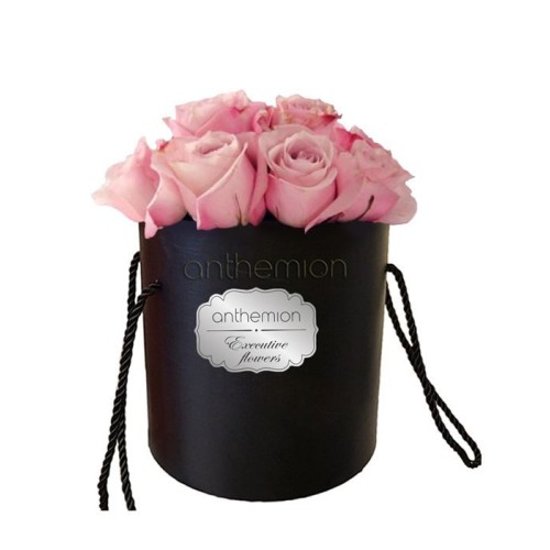 Romantic pink roses in box (Basic)