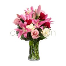 Colourful floral bouquet with roses and lilies (Basic)