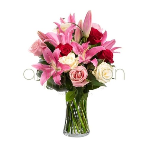 Colourful floral bouquet with roses and lilies (Basic)