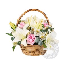 Pink and white roses and oriental lilies in basket (Basic)