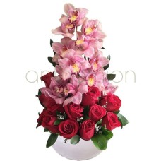 Tall arrangement in red and pink shades (Basic)