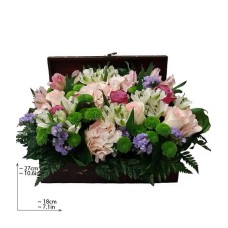 Sweet Arrangement in wooden chest (Basic)
