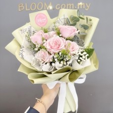Valentine Hand Bouquet 01 Valentine Hand Bouquet 01