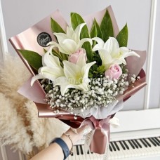 Valentine Hand Bouquet 02 Valentine Hand Bouquet 02