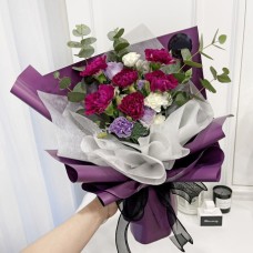 Mothers Day Bouquet 04 (12 stalks purple carnations)