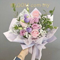 Valentine Hand Bouquet 04 (As Shown)